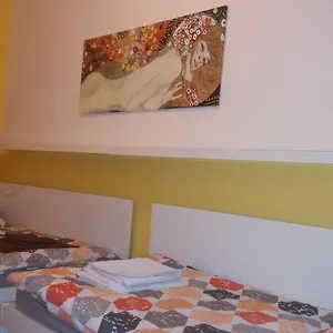  Appartamento Geraeumige Zentrumsnahe Altbauwohnung